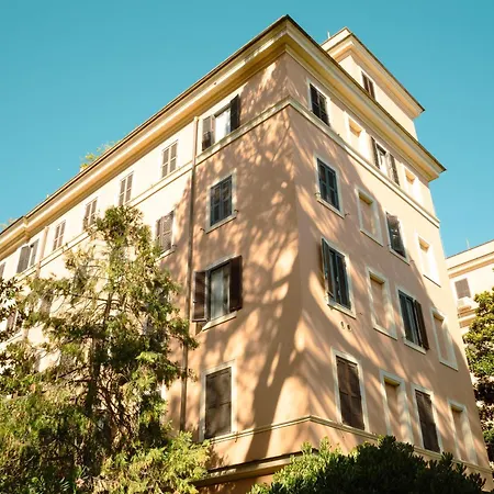 Tiber Luxury Lägenhet *
