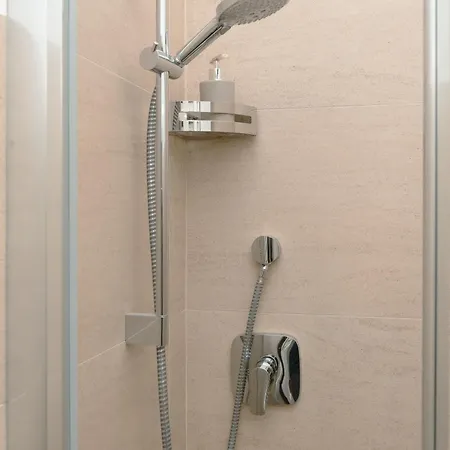 Tiber Luxury Rom