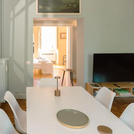 Tiber Luxury Lägenhet *
